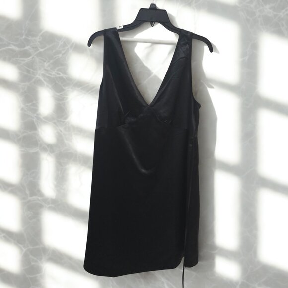 ✨ Little Black Satin Mini Dress | Elegant Sleeveless Wrap Style Divided H & M - Picture 1 of 5